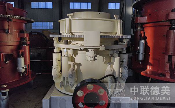 遼寧液壓圓錐破碎機(jī)現(xiàn)場視頻圖片