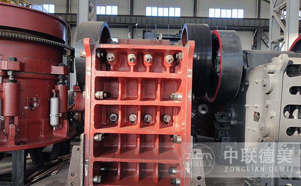 液壓圓錐破碎機主軸系統結構圖