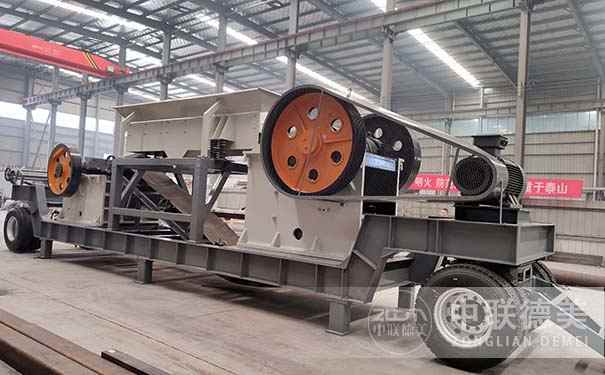 型移動(dòng)破碎機(jī)