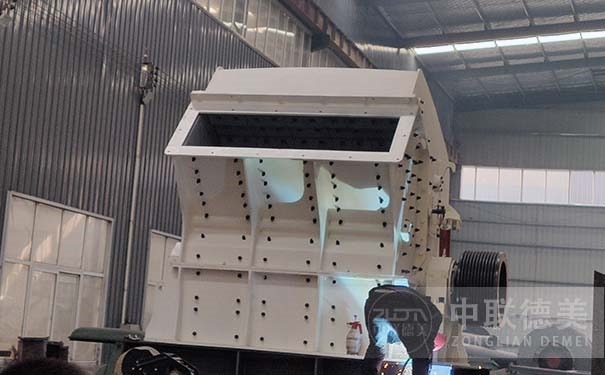 反擊式破碎機(jī)