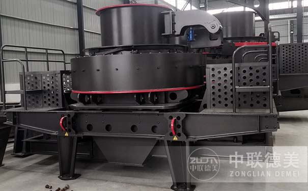 對(duì)輥制砂機(jī)